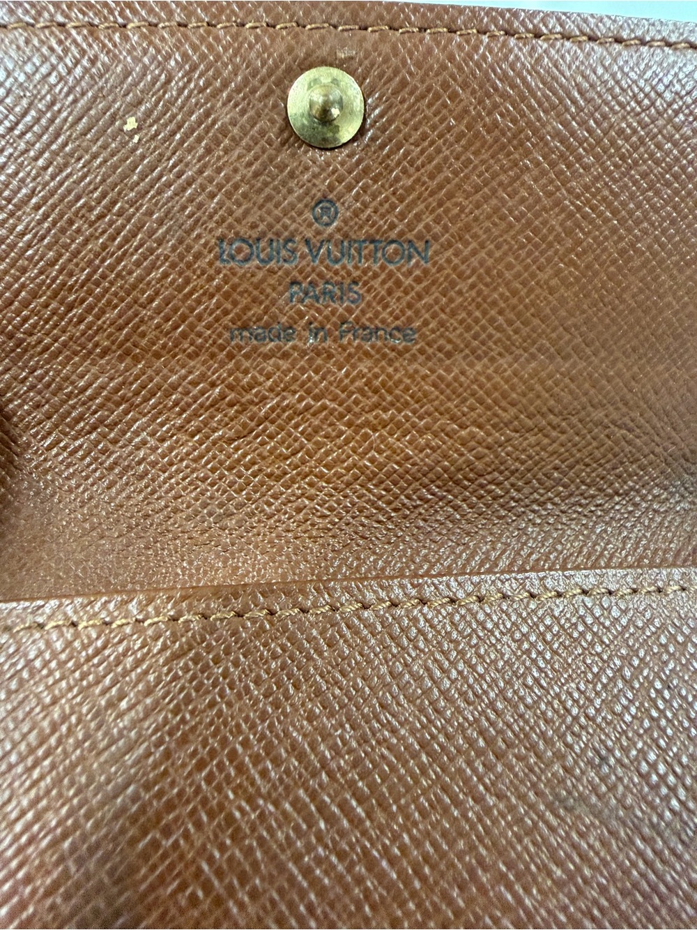 ✨ Authentic Louis Vuitton Monogram 6 Key Holder – w/ Entrupy COA✨ - Picture 3 of 10